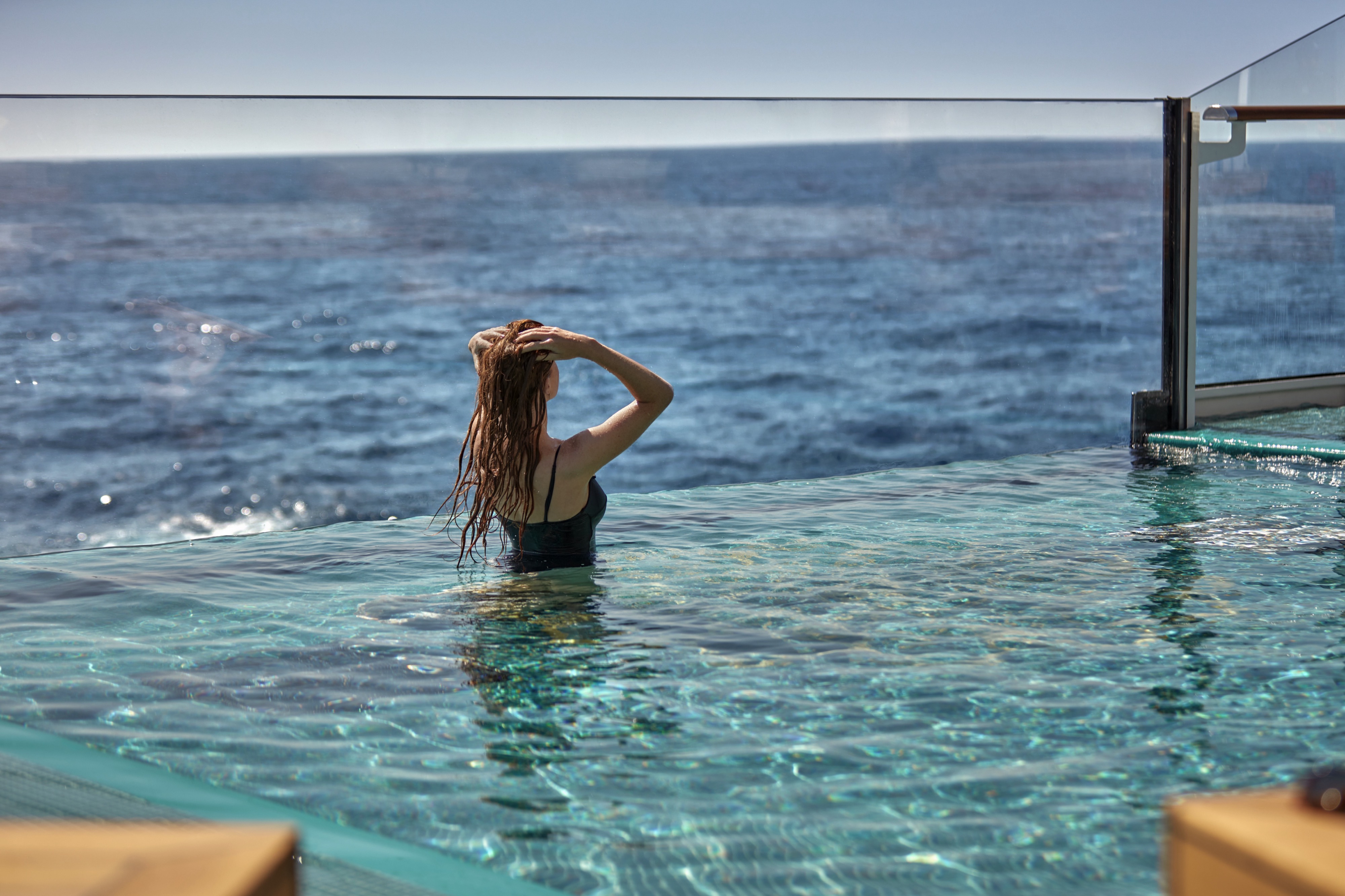 EXPLORA I - Astern Pool & Bar